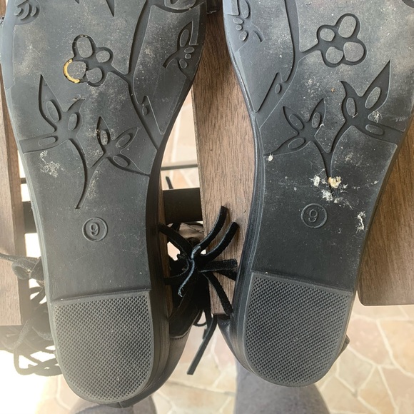 Very Volatile Fringe Sandal - Picture 8 of 8